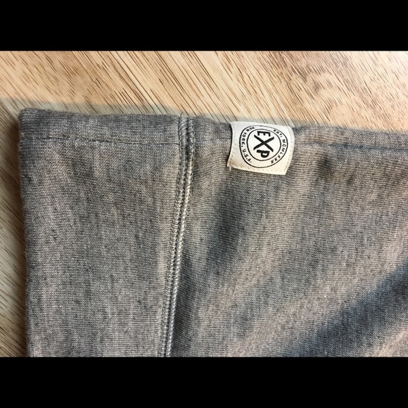 Express Men’s short sleeve sweat shirt - Picture 3 of 3